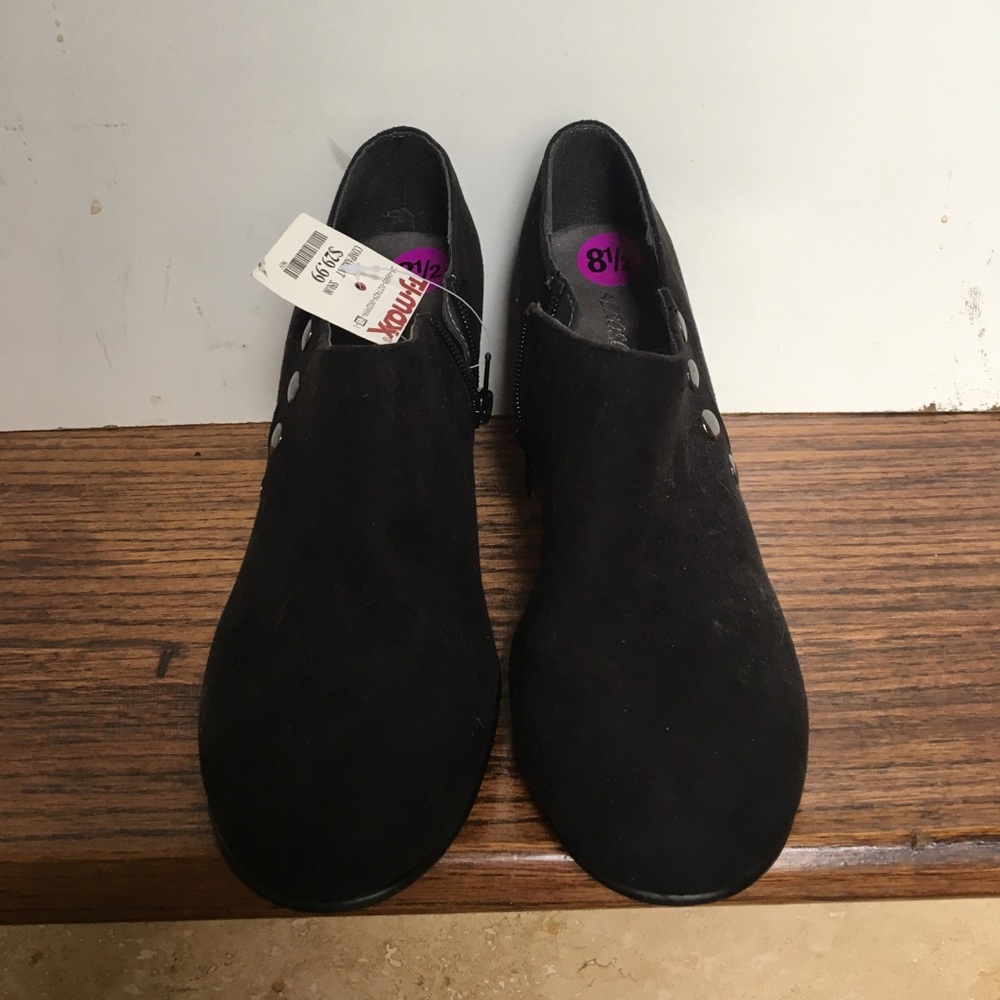 NWT Aerosoles suede leather shoes